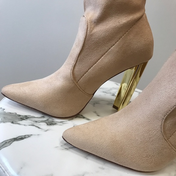 ‼️ Pointed Closed Toe Gold Heel Sock Bootie Boots - Picture 3 of 6